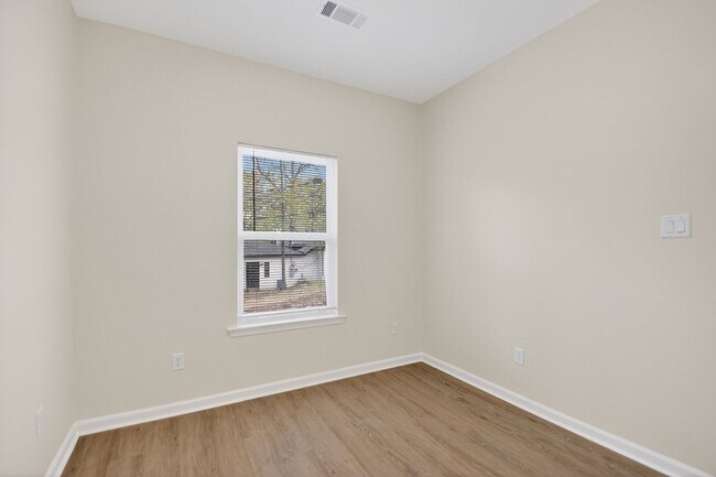 Building Photo - 2009-2011 Scotty Ct