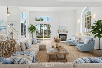 Building Photo - 200 N Catalina Ave