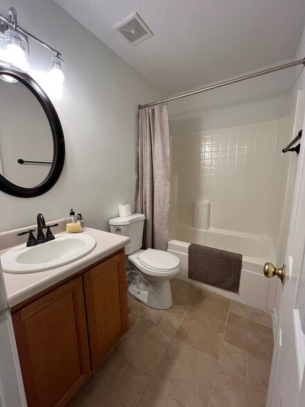 Building Photo - 5343 Tidewater Dr