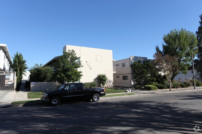 Building Photo - 8726 Owensmouth Ave