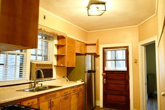 Building Photo - 9221 S Bishop St