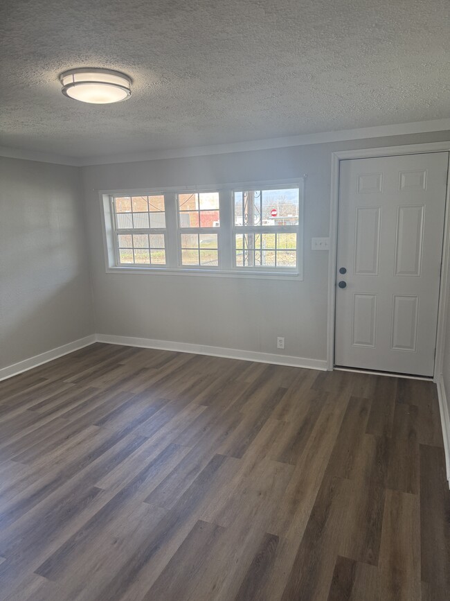 Building Photo - 2208 Cheek St