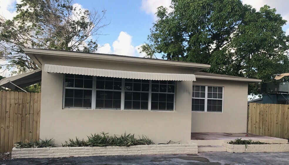 Building Photo - 2435 McKinley St