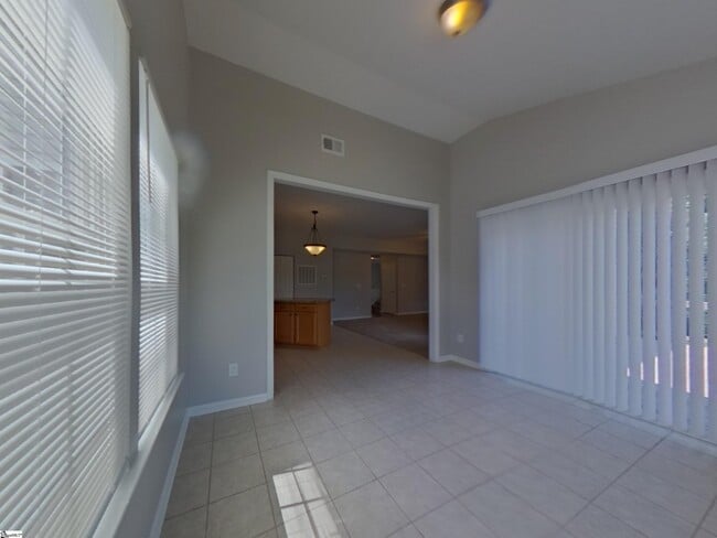 Building Photo - 1 Ridgeleigh Way