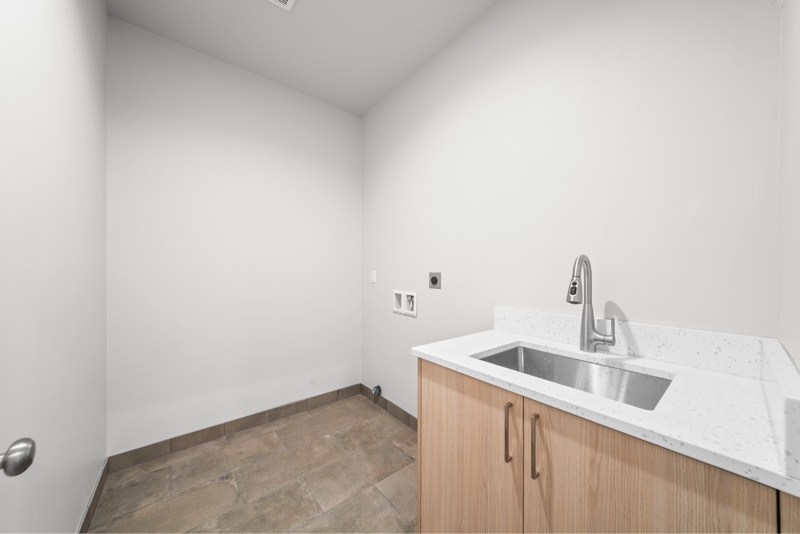 Building Photo - 222 Curtis Dr