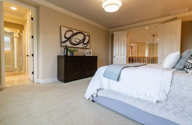Building Photo - Pleasanton Ridge 5 bed/5 bath, Solar, Amen...