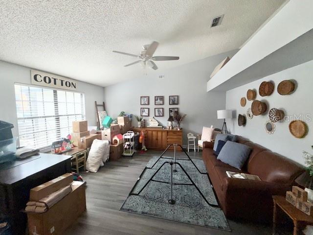 Building Photo - 219 Pebble Ct