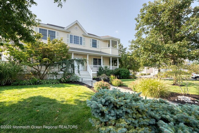 Building Photo - 322 Broadway