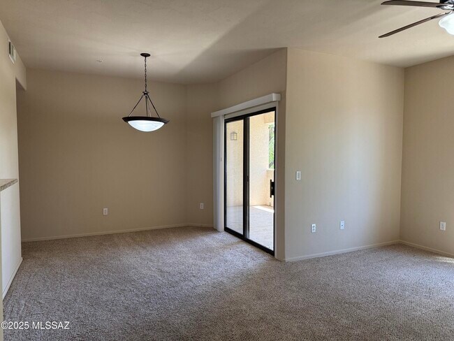 Building Photo - 2550 E River Rd
