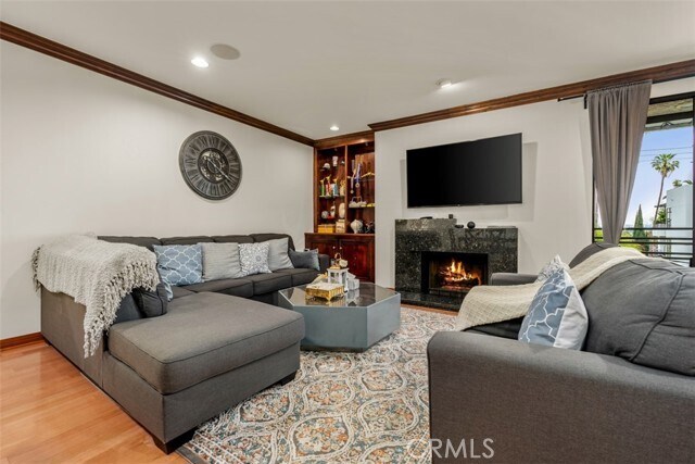 Building Photo - 450 N Oakhurst Dr