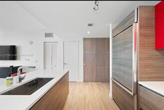 Building Photo - S Miami ave , Miami, FL 33130 - 2 BR 1 BA ...