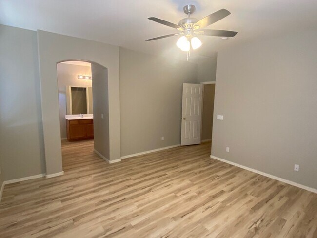 Building Photo - 3 Bed 2 Bath home in Bell West Ranch