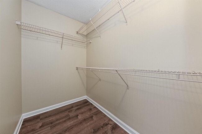 Building Photo - 9905 Baywinds Blvd