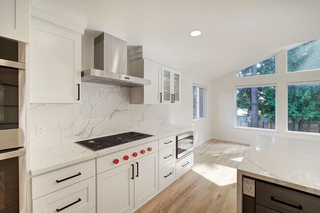 Building Photo - 3Bd/1.75Ba Bellevue House