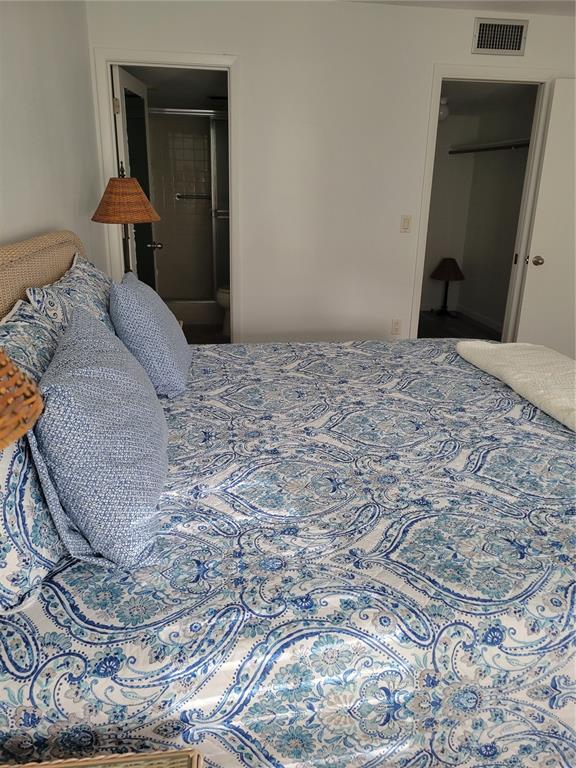 Building Photo - 220 Santa Maria St