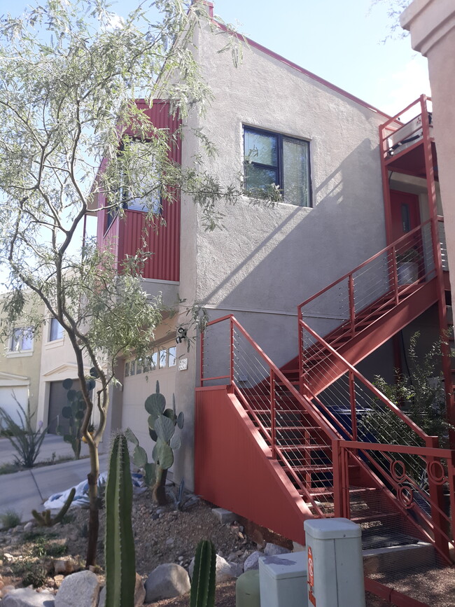 Entry Staircase - 5321 S Rust Ln