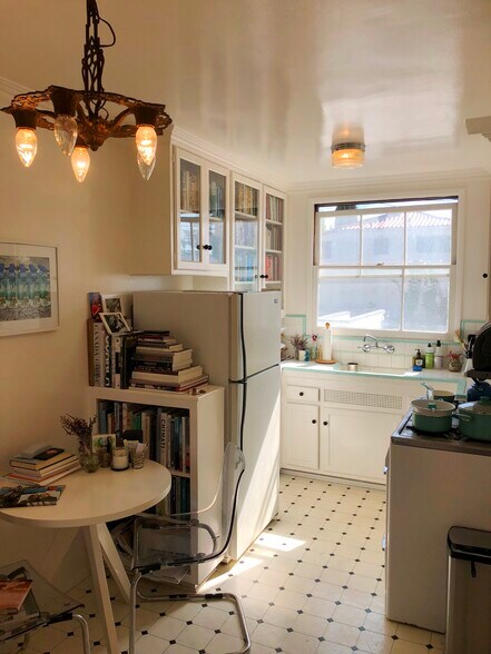 Building Photo - 4024-4028 Los Feliz Blvd