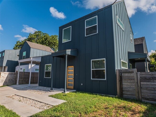 Building Photo - 1004 Wheatley Ave