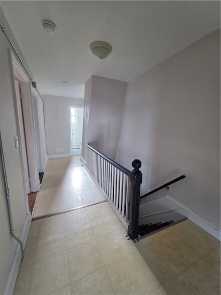 Building Photo - 292 Pleasant St