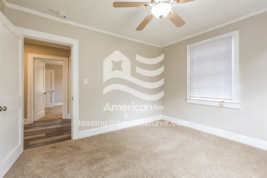 Building Photo - 2229 Ridgewood Ave