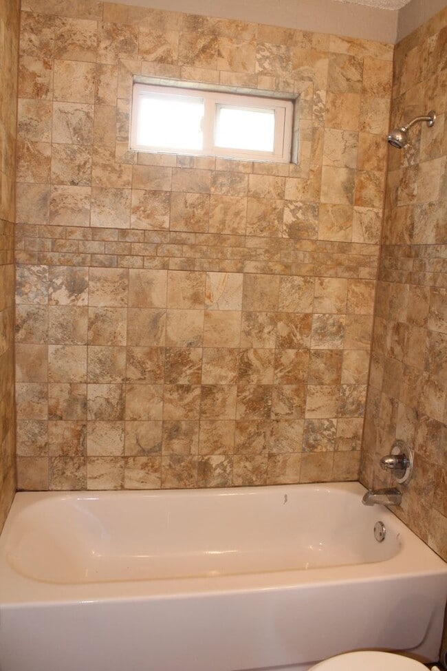 Building Photo - Cute and Affordable 2 beds!