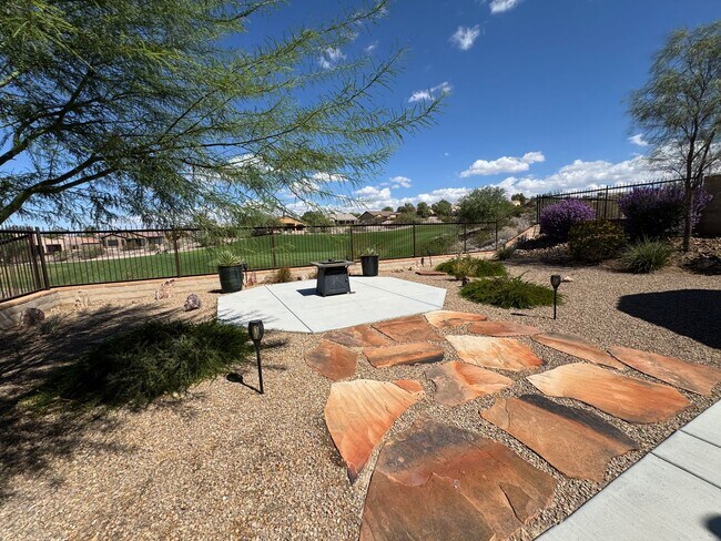 Building Photo - Luxurious Furnished Golf Course Short-Term Rental