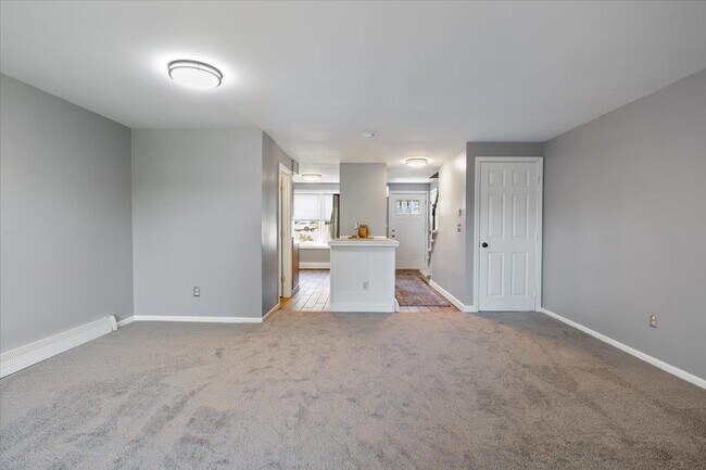 Building Photo - 5 Aspen Ln