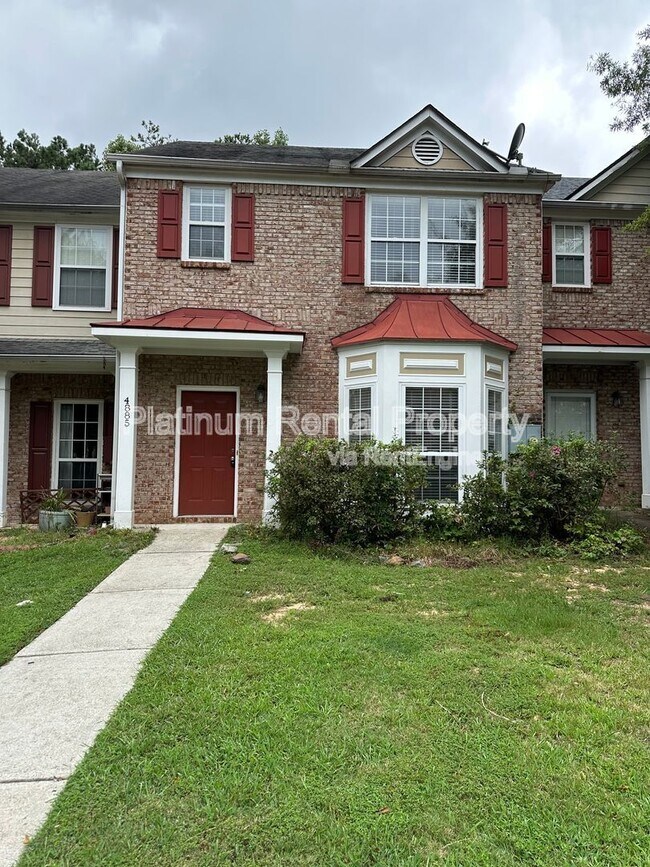 Primary Photo - 4885 Robinson Square Dr