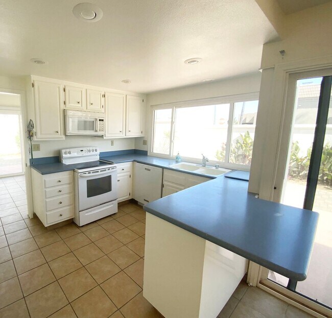 Building Photo - 44 Half Moon Bend