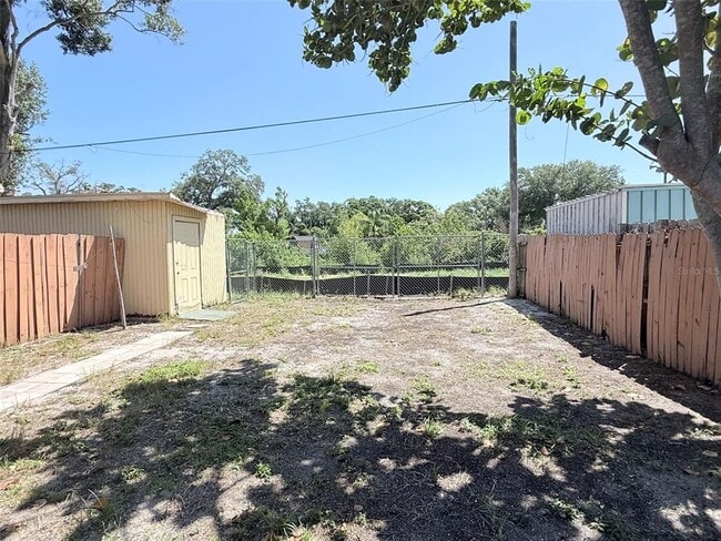 Building Photo - 5541 Lown St N