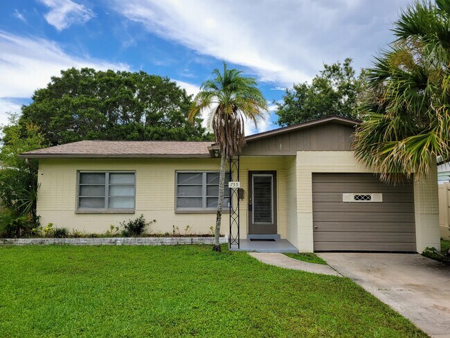 Primary Photo - 755 42nd Ave N