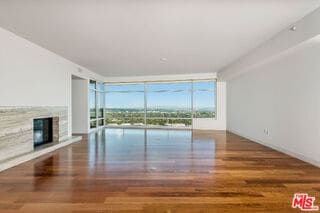 Building Photo - 1 W Century Dr