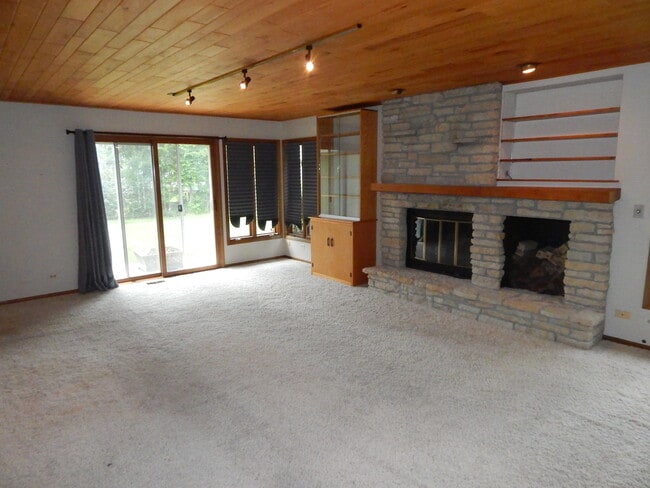 Building Photo - 1608 Martha Dr