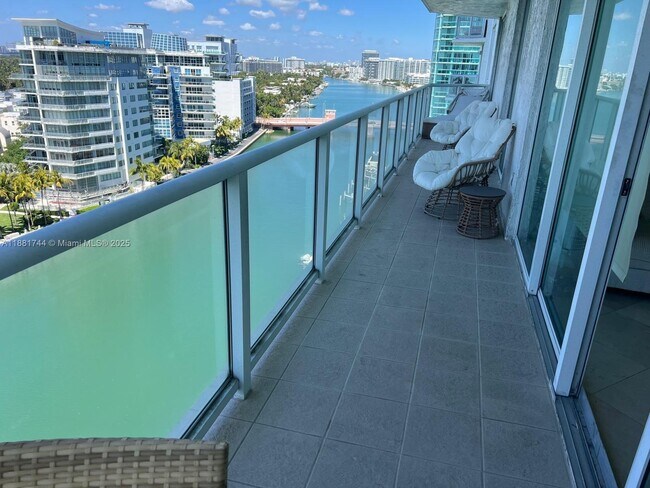 Building Photo - 5900 Collins Ave