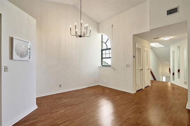 Building Photo - 3407 Emerald Oaks Dr