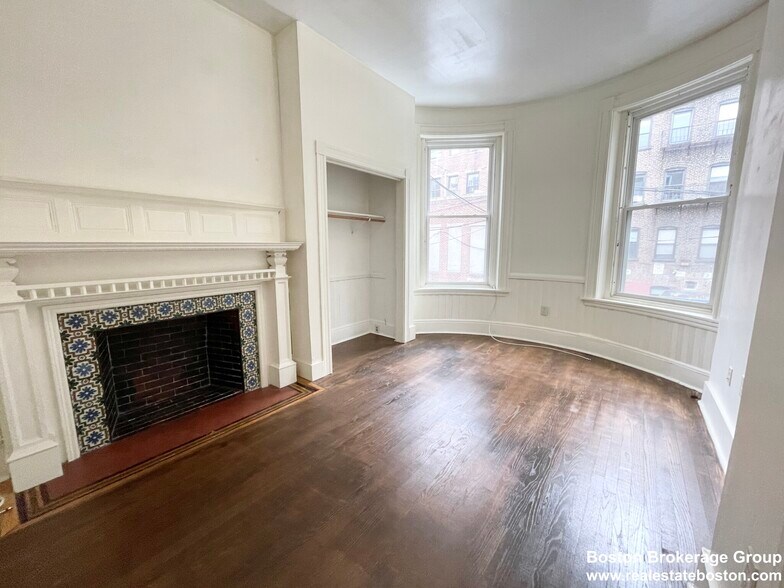 Building Photo - 76 Saint Stephen St