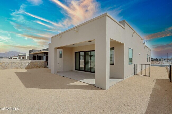 Building Photo - 961 Ada Ln