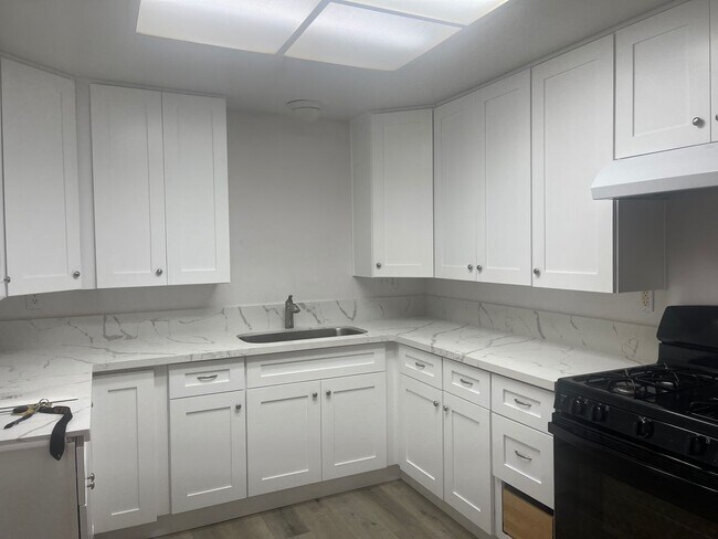 Primary Photo - W. Connecticut Ave