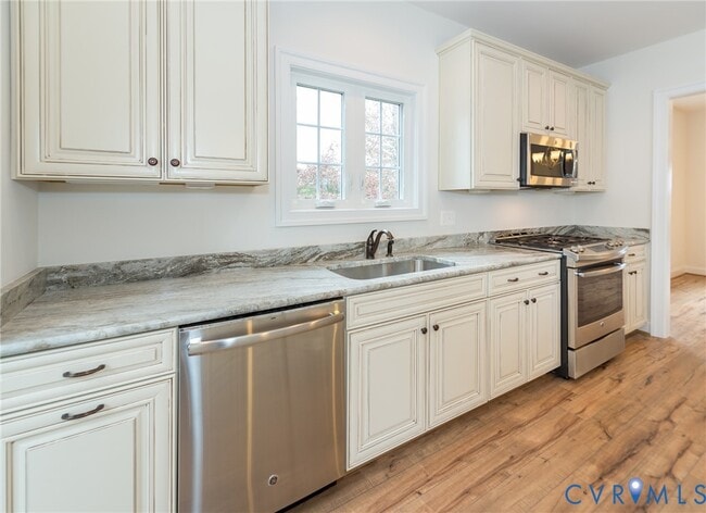 Building Photo - 5411 Hickory Ann Dr