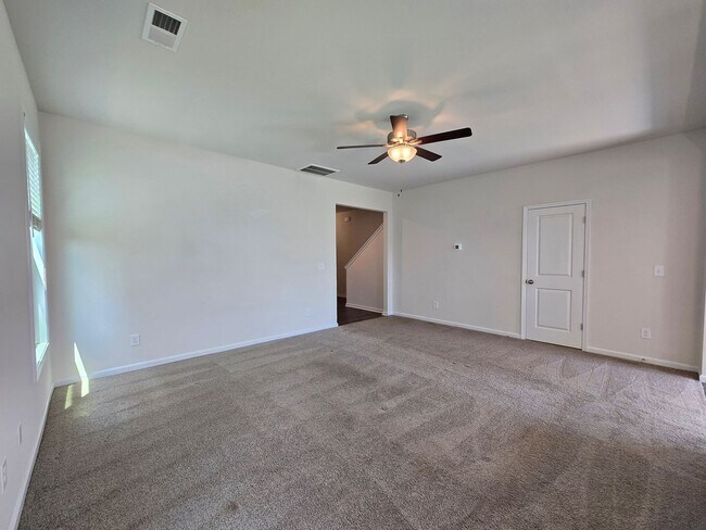 Building Photo - 1032 Crescent Moon Lp