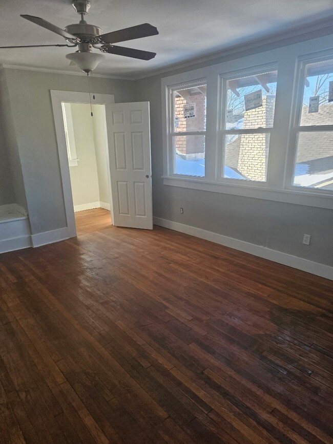 Building Photo - 123 Division Ave