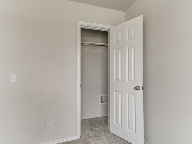 Building Photo - Charming New Home!