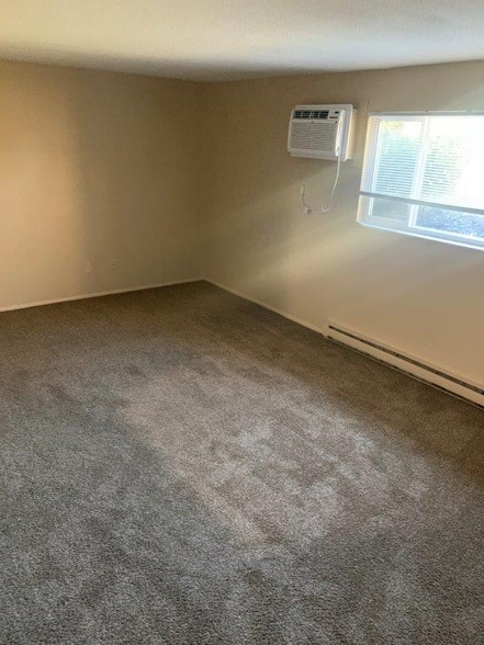 Building Photo - 2647 Eastgate Rd