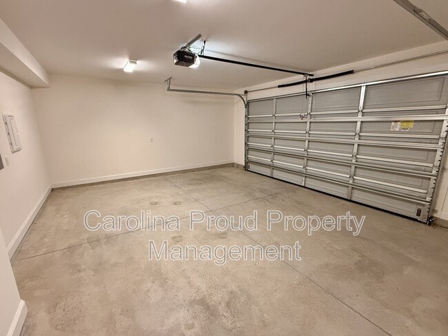 Building Photo - 1413 Dorset Dr