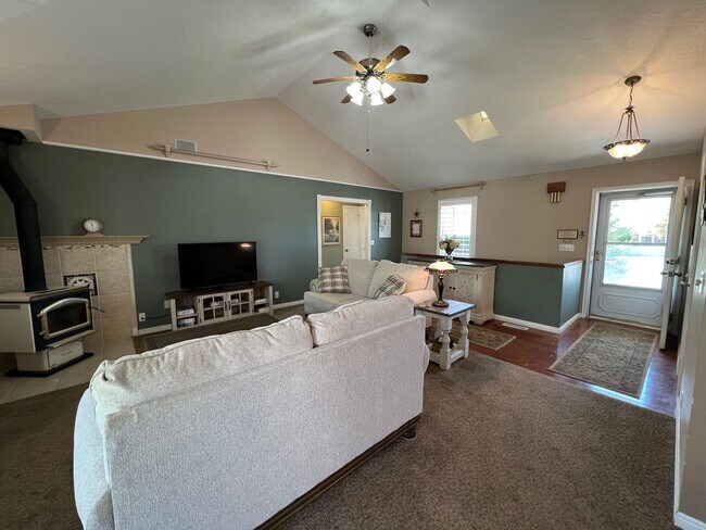 Building Photo - AND-D 1802