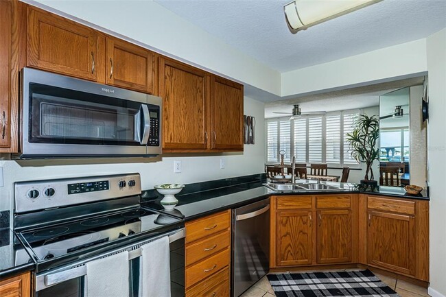 Building Photo - 6081 Bahia Del Mar Cir