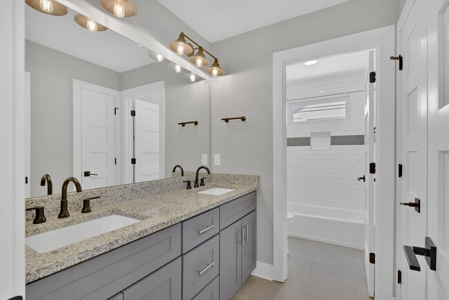 Building Photo - 368 Glenrose Ave