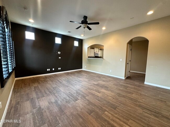 Building Photo - 12156 Chapel Hill Rd