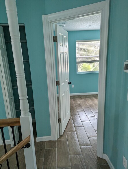 Building Photo - 2010 Seminole Blvd S