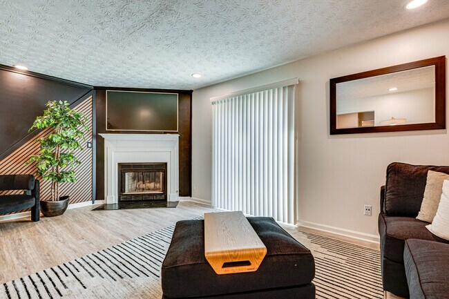 Building Photo - 2056 Sitser Ln